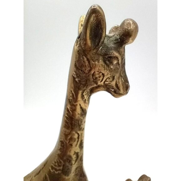 Vintage Brass Giraffe Figurine Mom and Baby 7" Mid Century Animal Sculpture - Picture 5 of 16